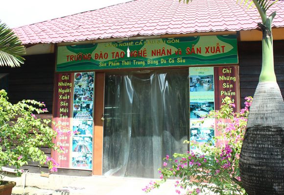 Diễn đàn rao vặt: Đặt mua túi xách nữ da cá sấu Hoa Cà theo sở thích tốt nhất! Truong-dao-tao-nghe-nhan-356