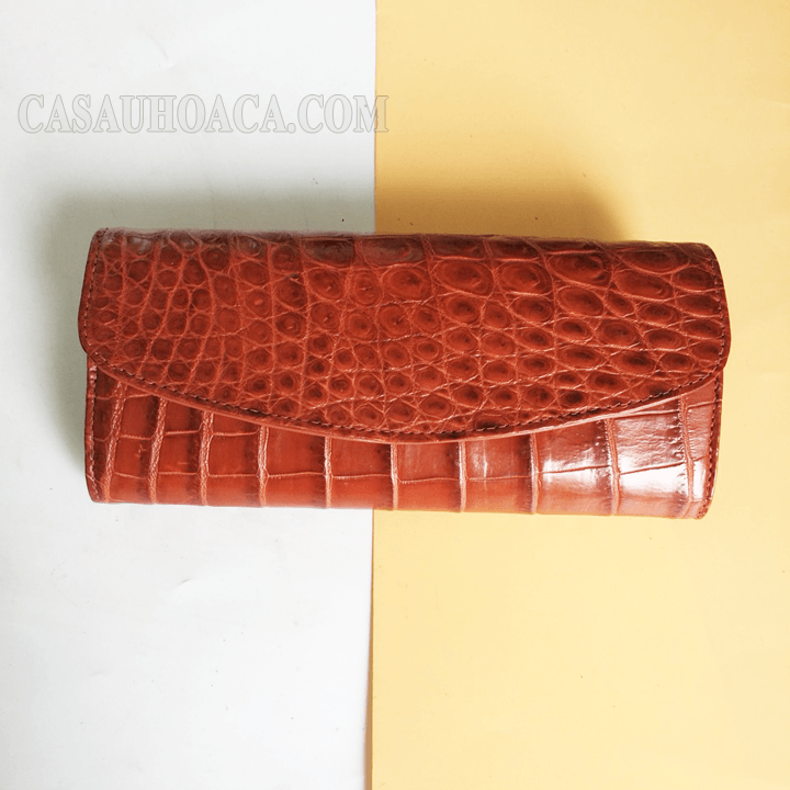 Ví nữ da cá sấu hoa cà da bụng 2 gấp màu nâu đỏ -1200